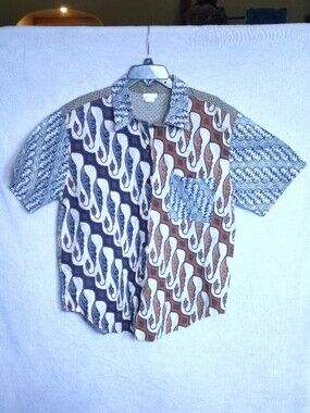 Vintage Middlebrook Park Short-Sleeve Button-Down Shirt in Brown & Navy Pattern